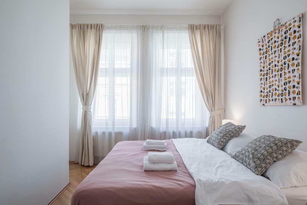 Art Apartments Prague II Bagian luar foto