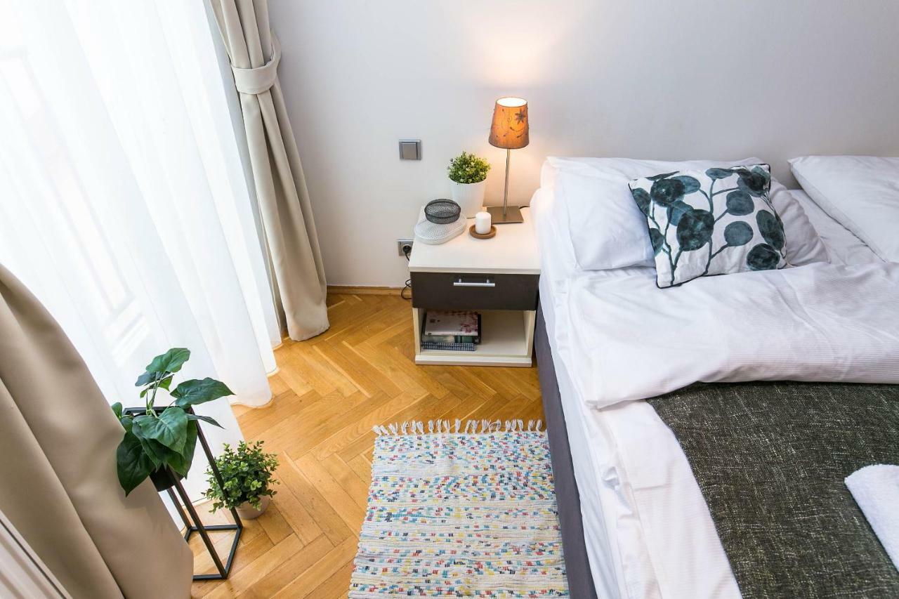 Art Apartments Prague II Bagian luar foto